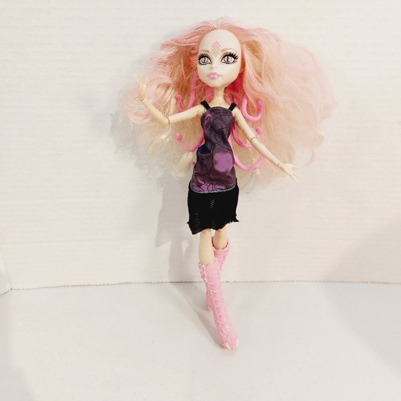 Monster High Frights,  Hauntlywood Viperine Gorgon Doll-missing accessories - Picture 1 of 5